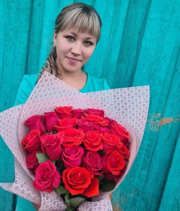 В Хоринском районе с 8 марта поздравили получательниц социальных услуг